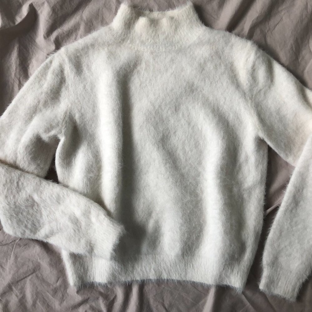 Mango white fluffy mock neck long sleeve cropped knit sweater Women’s XS
